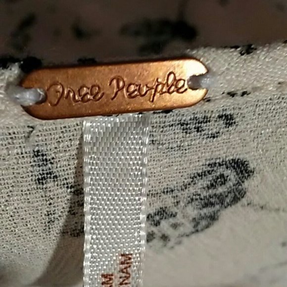 Free People Cut Out Top Size-Large - Picture 6 of 9